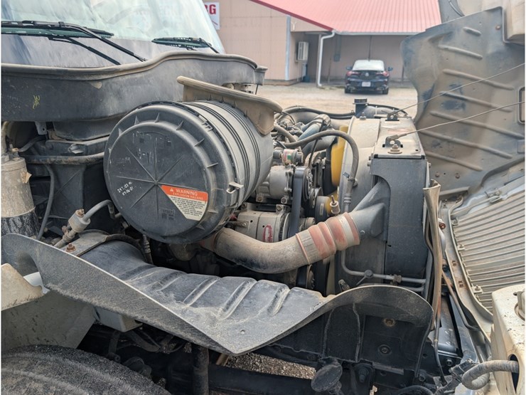 2005-international-durastar-4300-image-23