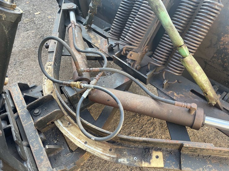 international-4900-image-59