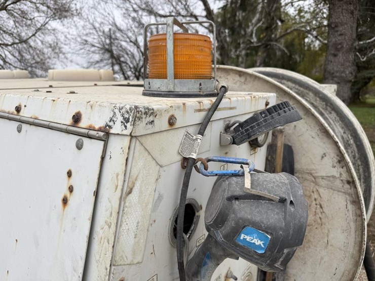 john-deere-12-image-16