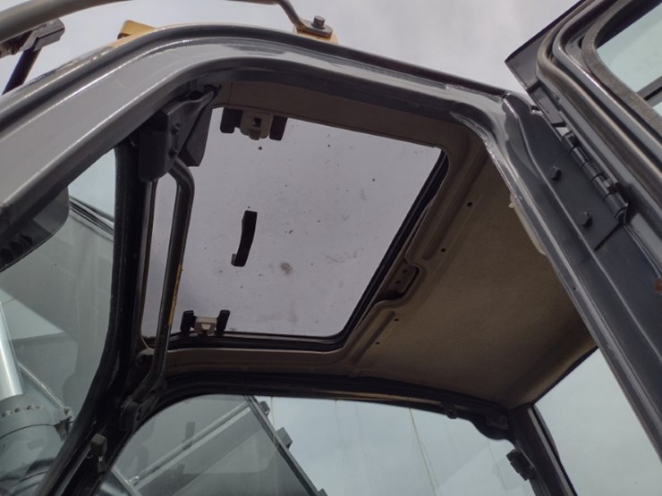 deere-225d-lc-image-14