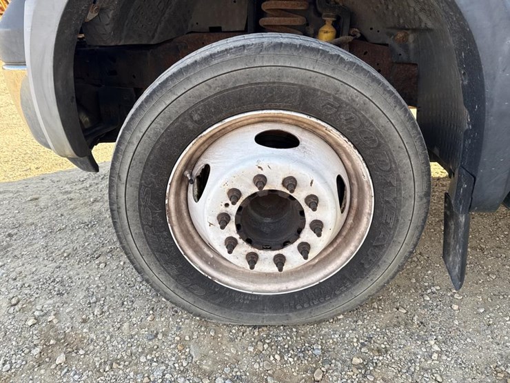 2006-ford-f550-image-75