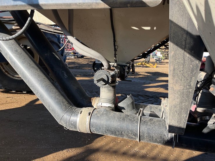 2016-bourgault-3320-66-image-111