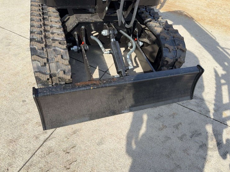 2025-miva-va13-mini-excavator-image-7