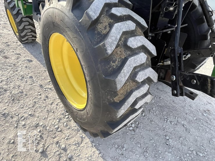 john-deere-2320-image-6