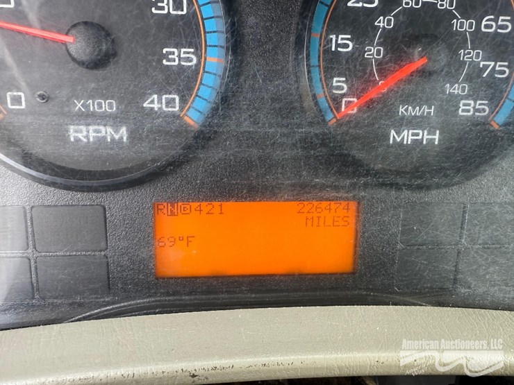 2018-international-durastar-4300-image-12