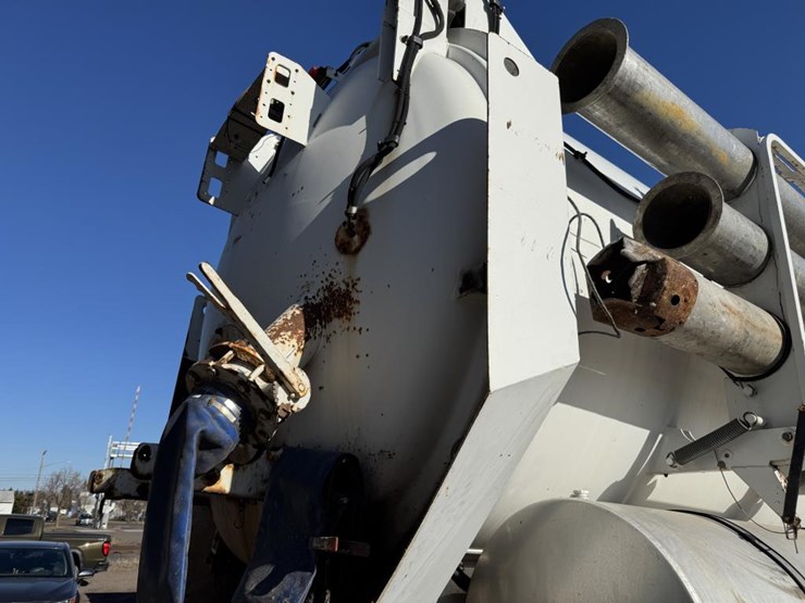 2002-vactor-2100-image-39