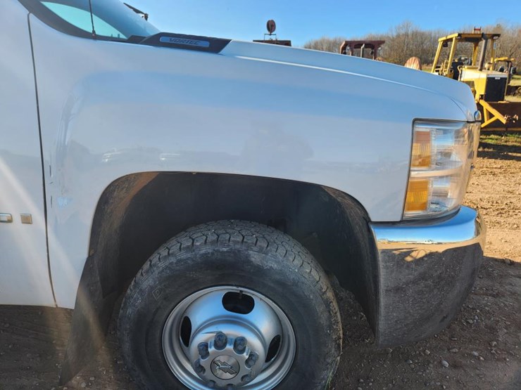 2007-chevrolet-3500-image-23