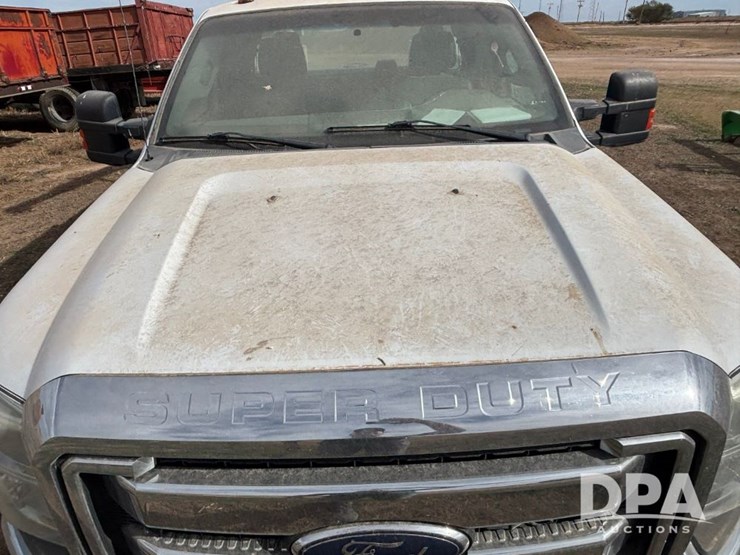 2011-ford-f550-image-18