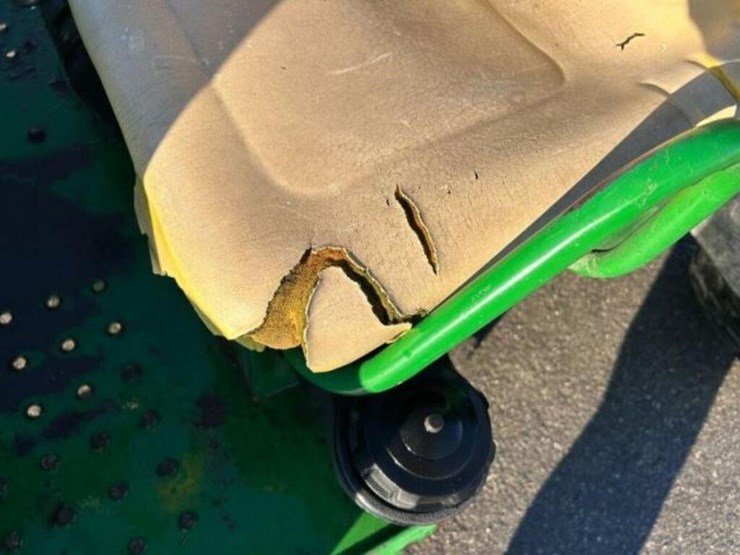 john-deere-gator-image-12