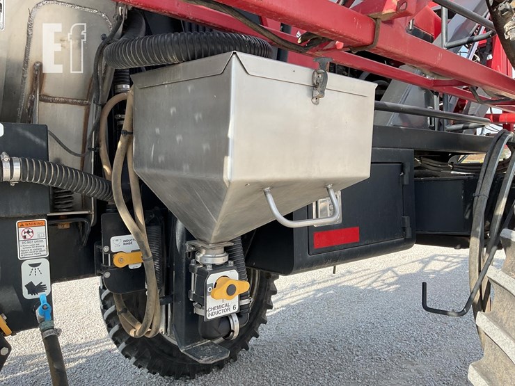 case-ih-patriot-3330-image-35