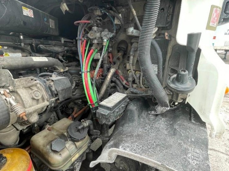 freightliner-cascadia-113-image-13