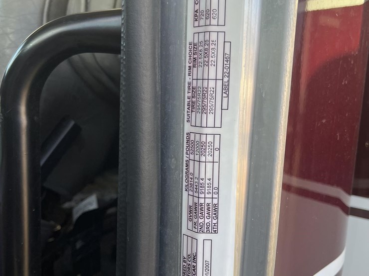 2007-peterbilt-379-image-18