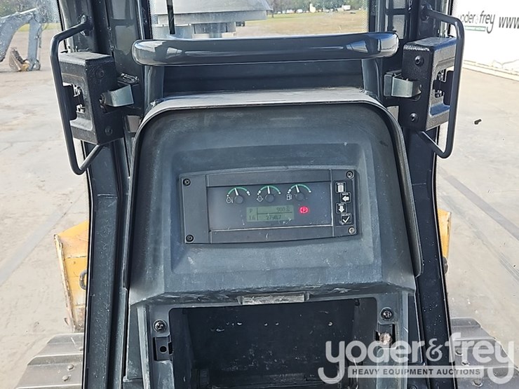 2018-deere-650k-image-37