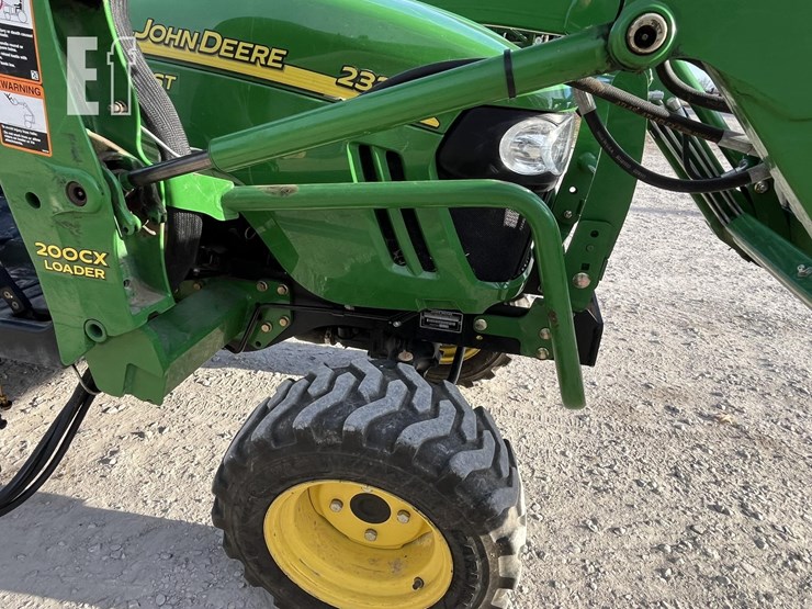 john-deere-2320-image-14