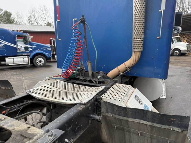 2003-kenworth-t800-image-38