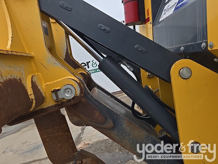 2019-deere-850l-lgp-image-55