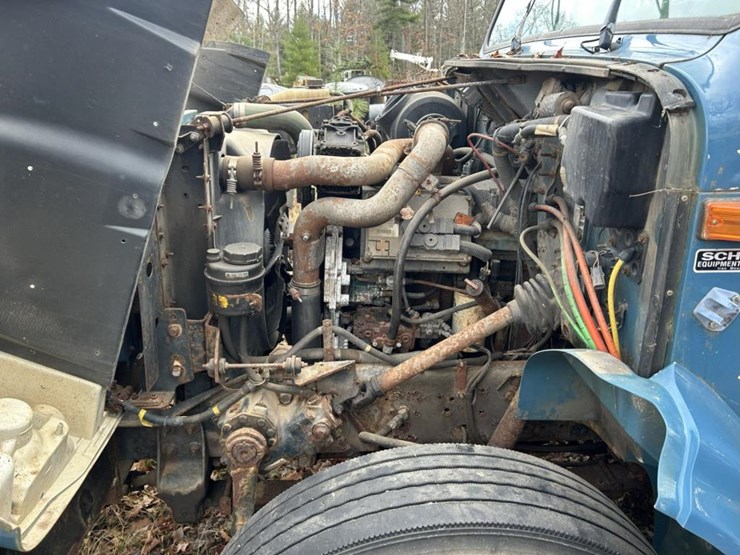 international-4700-image-30