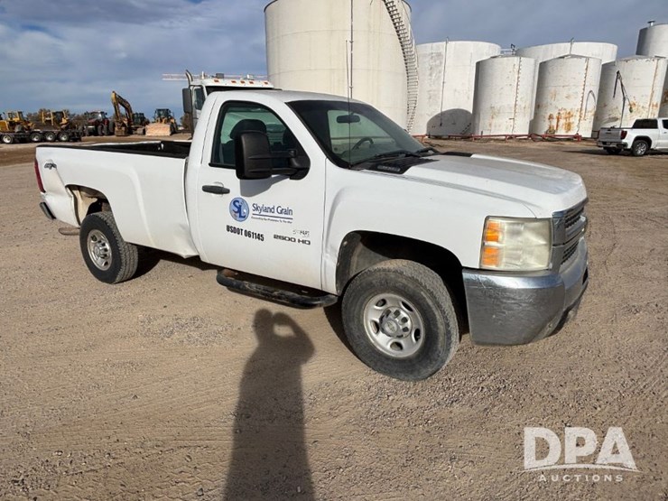 2010-chevrolet-silverado-2500hd-image-1