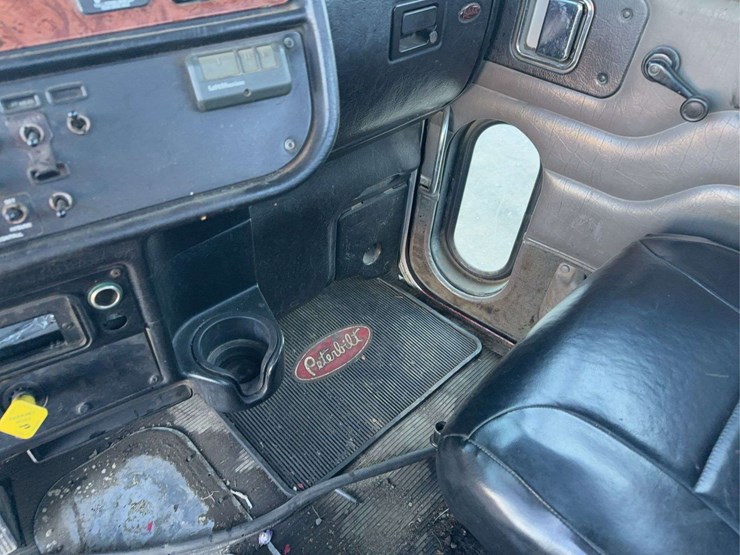 2004-peterbilt-357-image-73