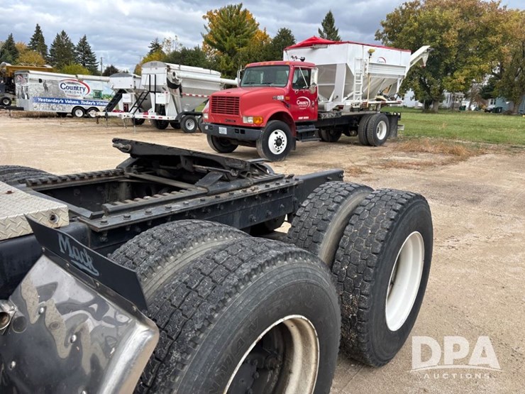 mack-r686st-image-42