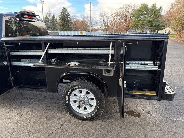 2021-ford-f350-image-8