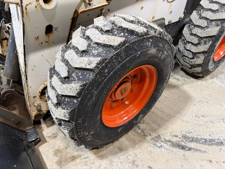 2014-bobcat-s850-image-12