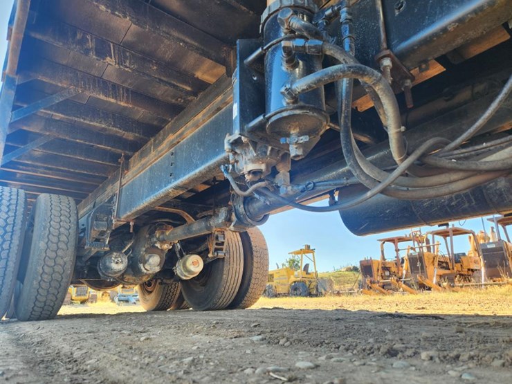 international-8100-image-36