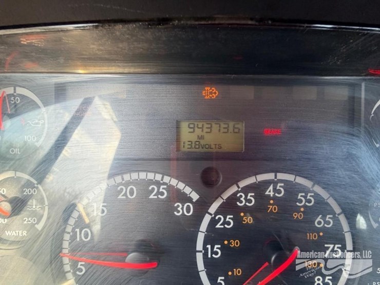 freightliner-m2-106-image-14