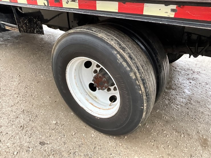 2015-ford-f650-image-13