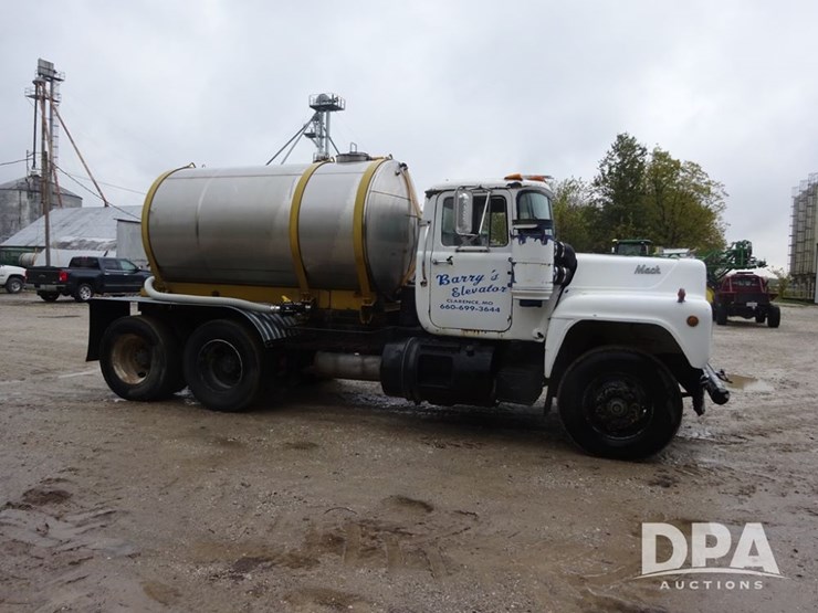 mack-r686st-image-14