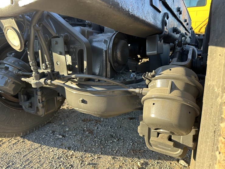 1996-mack-rd688s-image-38