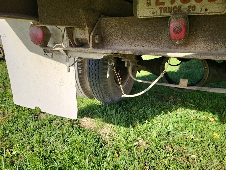 1953-gmc-354-24-round-top-cab-single-axle-grain-truck--needs-axle-shaft-image-27