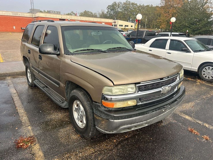 2004-chevrolet-tahoe-image-5