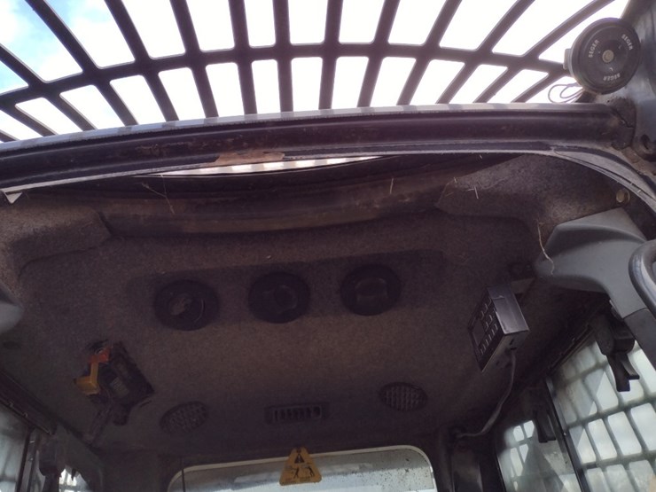 new-holland-l175-image-13