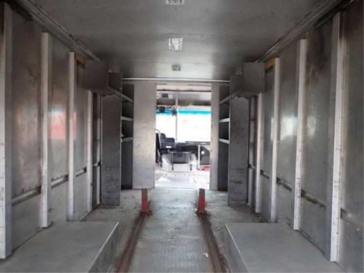 2015-freightliner-mt55-image-39