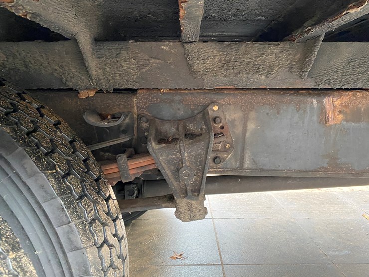 international-4700-image-30