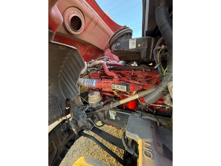 2019-kenworth-t680-image-16