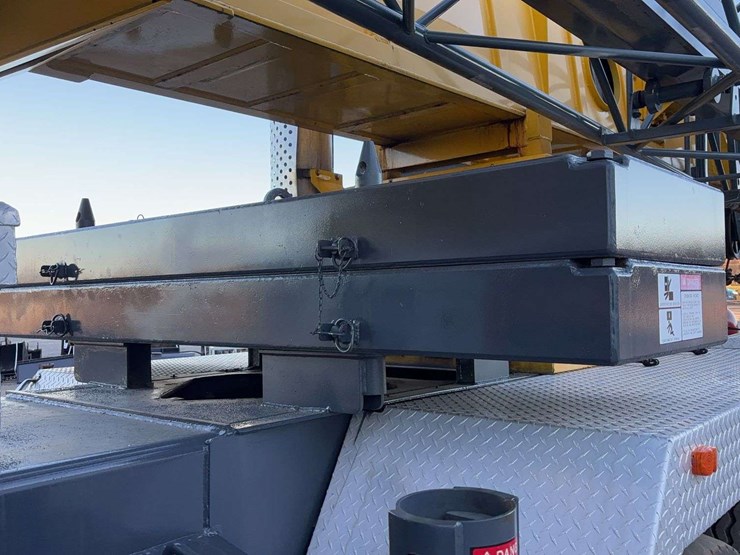 1993-grove-tms700b-image-30