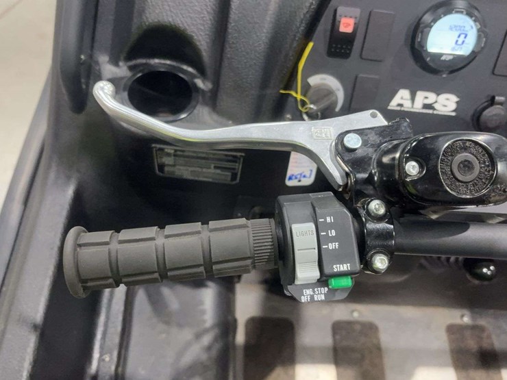 2020-argo-600-frontier-amphibious-6-wheeler-image-31