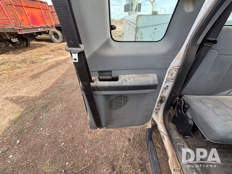 2011-ford-f550-image-54