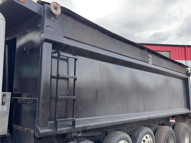 2017-kenworth-t880-image-31