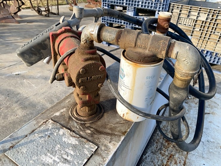 105-gal-fuel-tank-with-12-volt-pump-and-filter-image-7