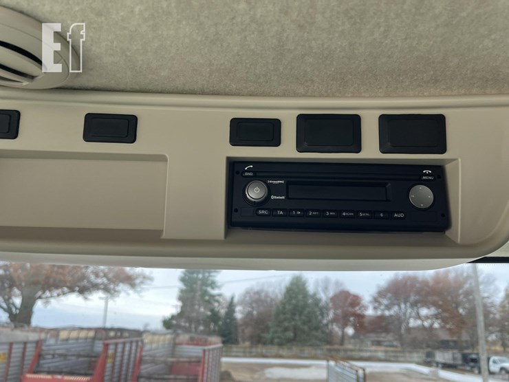 john-deere-r4038-image-33