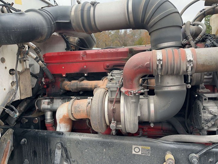 2009-peterbilt-389-image-14