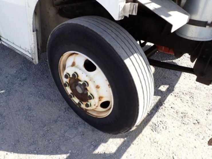 2013-freightliner-mt55-image-38