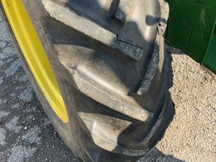 john-deere-420u-image-9