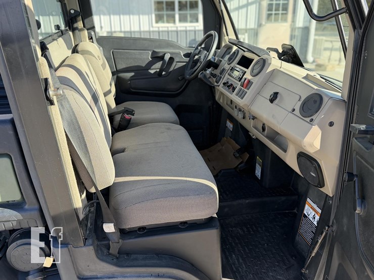 john-deere-gator-xuv-835r-image-12