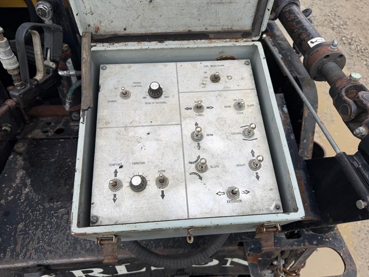 2015-caterpillar-ap-555e-image-36