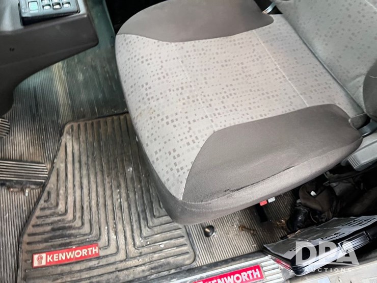 kenworth-t440-image-60