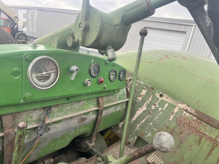 john-deere-830-image-38
